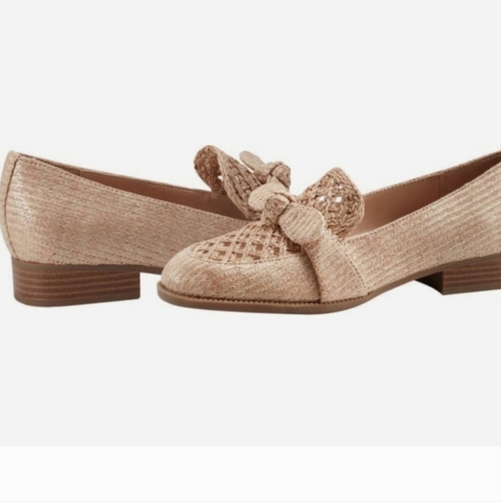 Bandolino Woven Beige Flats with Bow